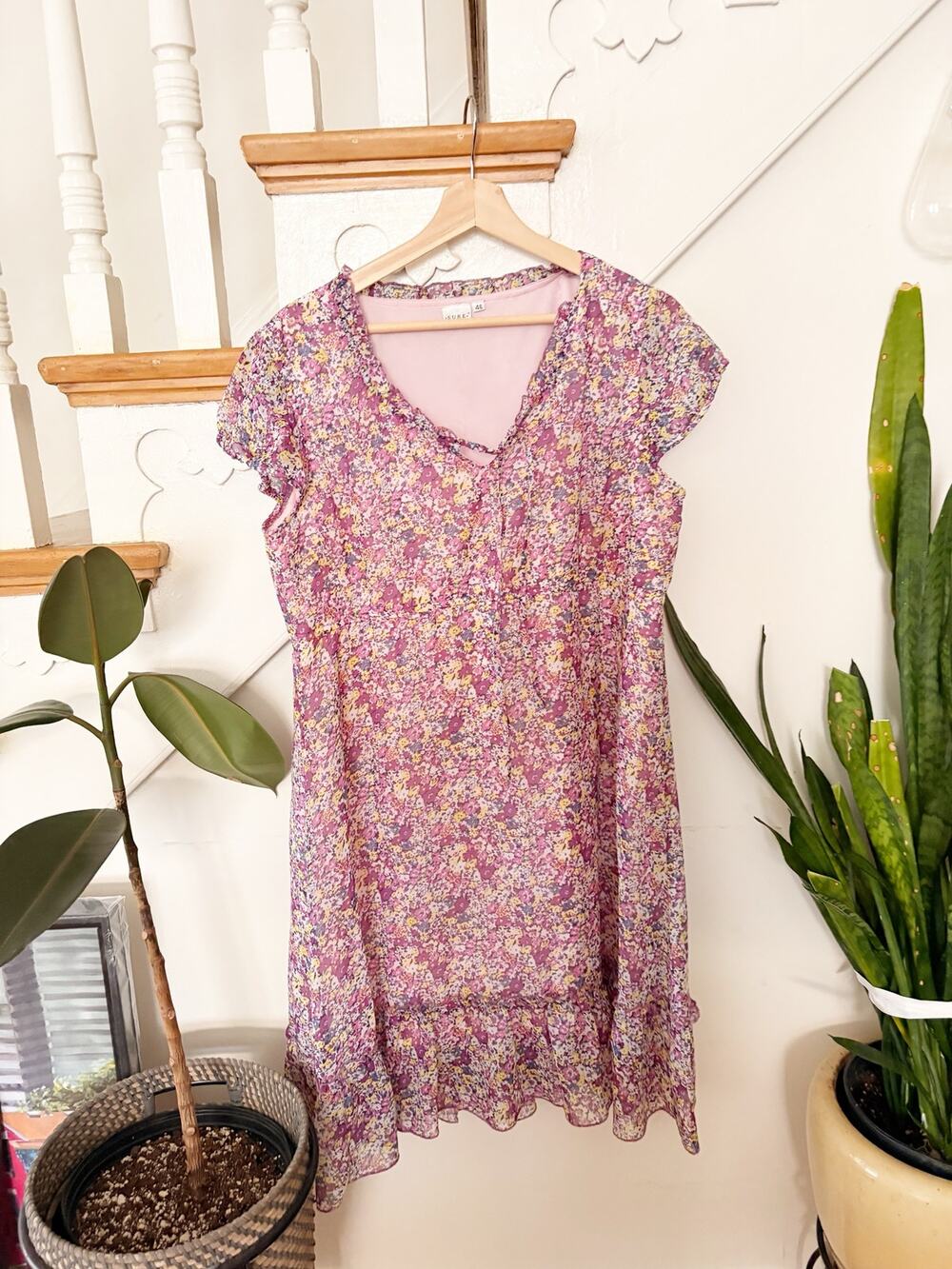 Women's Purple Floral Lace Ruffle Sleeveless Blouse Size M